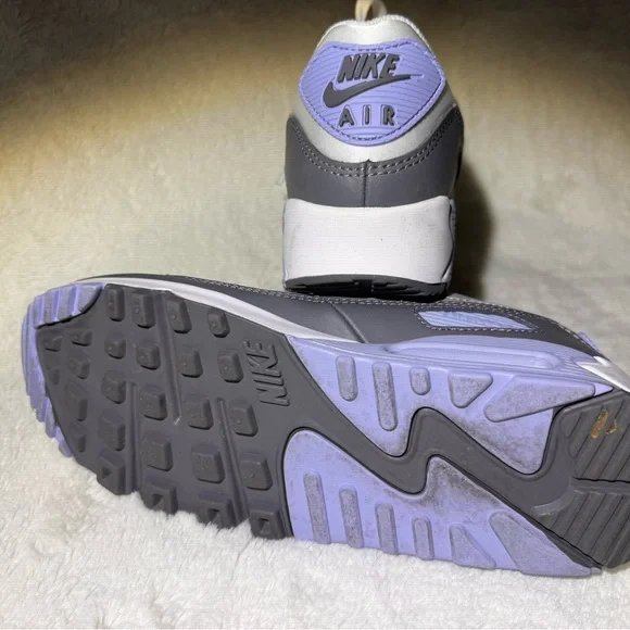 Gently worn Nike Air Max 90 - Picture 4 of 6